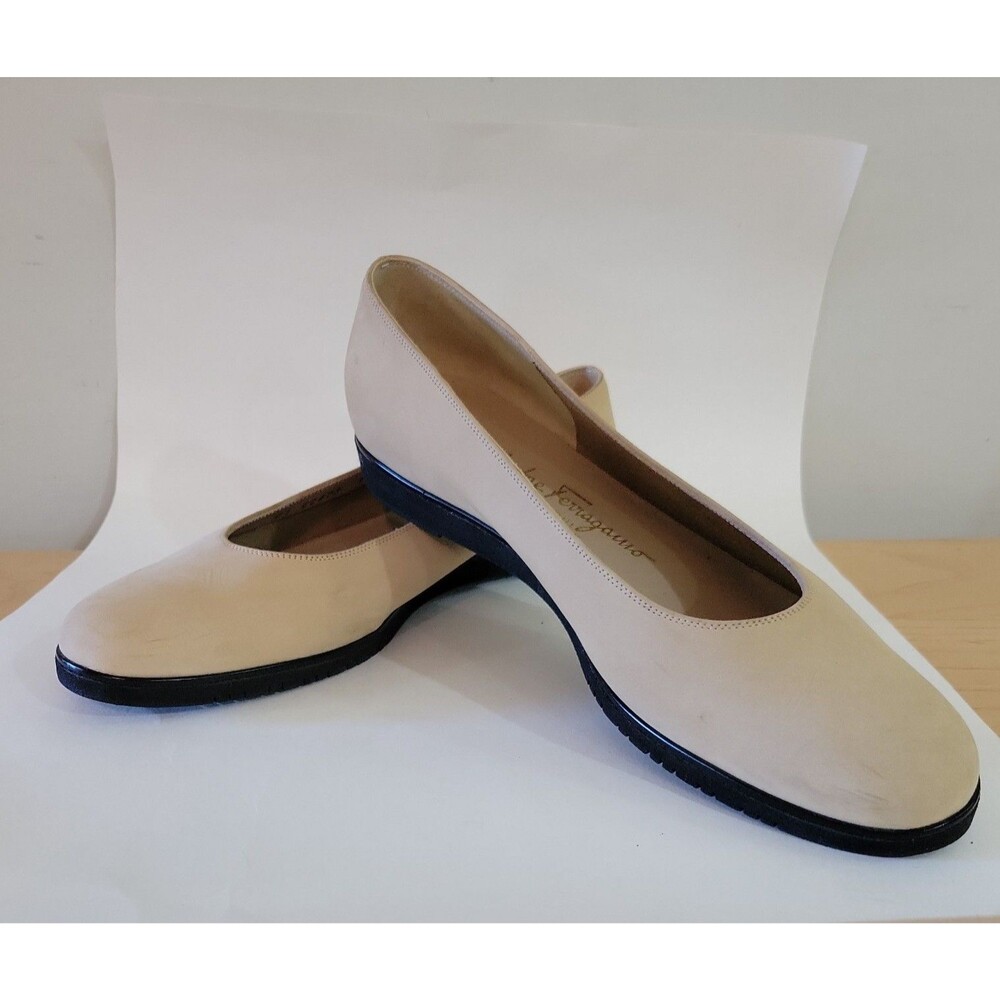 Salvatore Ferragamo Boutique Tan Cream Beige Suede Slip On ballet flat